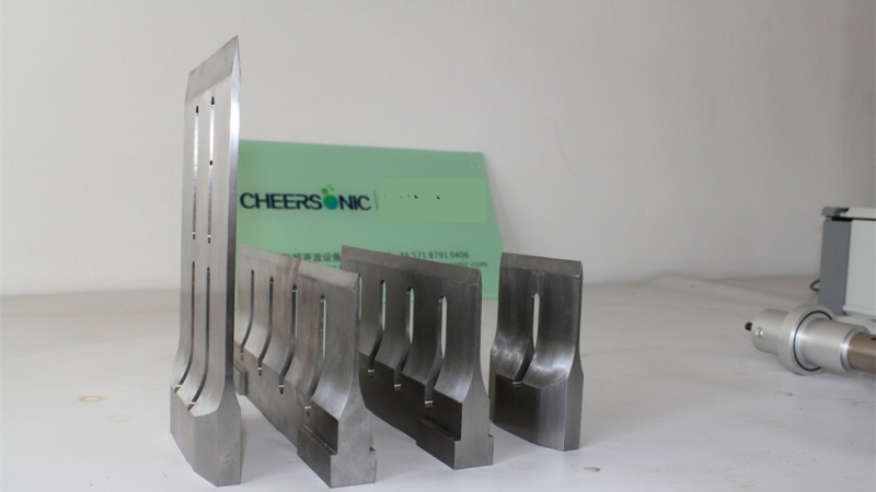 超声波切割 食品切割设备广泛使用于食品加工产业和制造商 