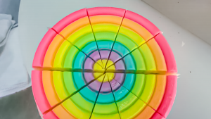 专业垂直自动切蛋糕机 – 圆形冷冻蛋糕的自动化切割 – 驰飞超声波